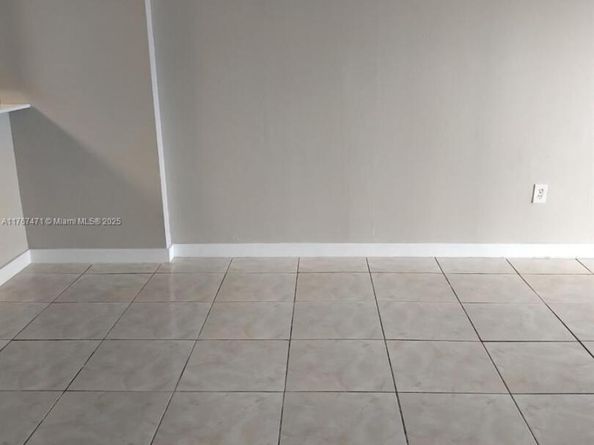 16465 NE 22nd Ave 114, North Miami Beach FL 33160