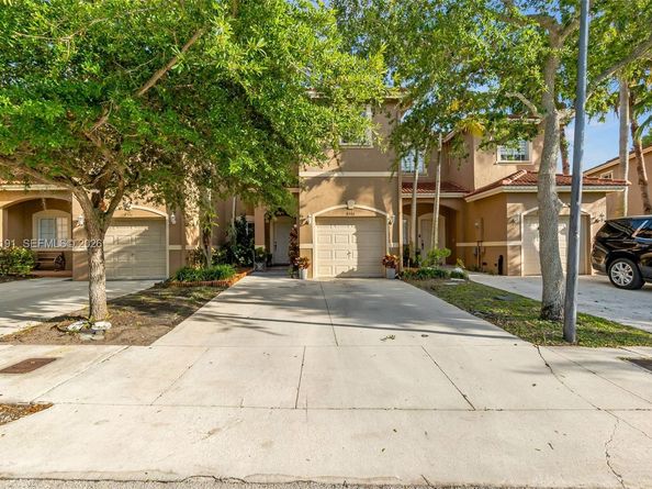 8546 SW 214th Way, Cutler Bay FL 33189