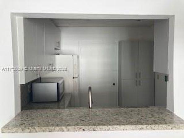 345 Ocean Dr 424, Miami Beach FL 33139