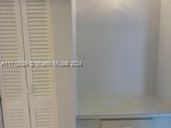 345 Ocean Dr 424, Miami Beach FL 33139