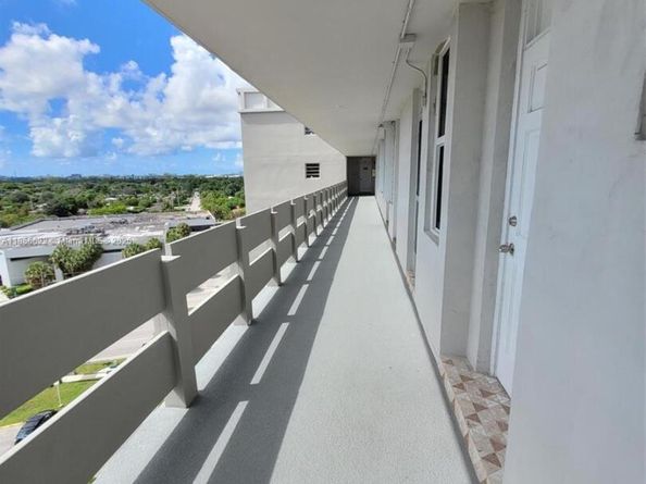 1401 NE Miami Gardens Dr 993, Miami FL 33179