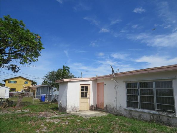 525 NW 16th St, Pompano Beach FL 33060