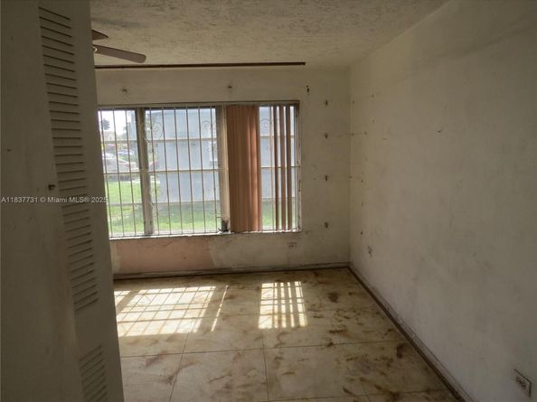 525 NW 16th St, Pompano Beach FL 33060