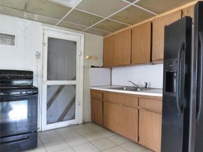 525 NW 16th St, Pompano Beach FL 33060