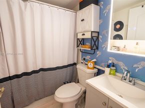 8012 NW 10th Ct, Miami FL 33150