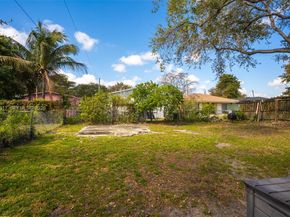 8012 NW 10th Ct, Miami FL 33150