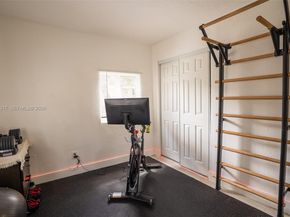 8012 NW 10th Ct, Miami FL 33150