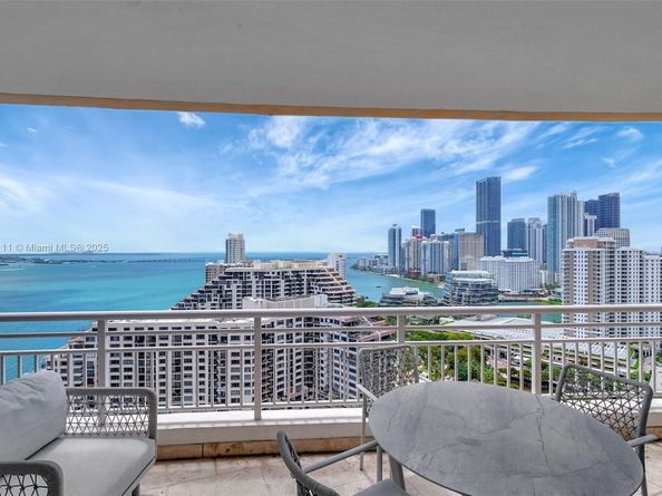848 Brickell Key Dr 2605, Miami FL 33131