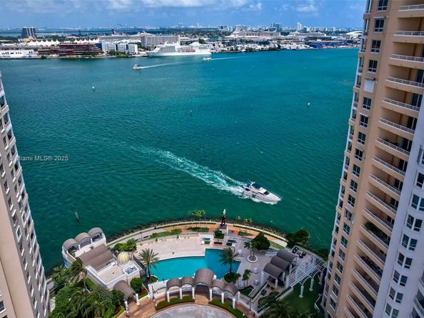 848 Brickell Key Dr 2605, Miami FL 33131