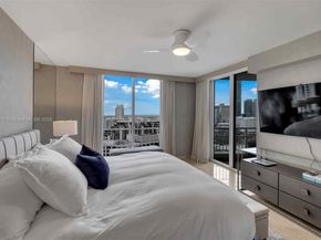 848 Brickell Key Dr 2605, Miami FL 33131