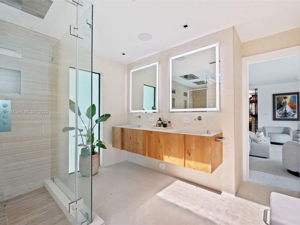 1792 Cleveland Rd, Miami Beach FL 33141