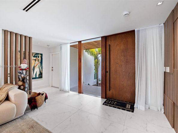 1792 Cleveland Rd, Miami Beach FL 33141