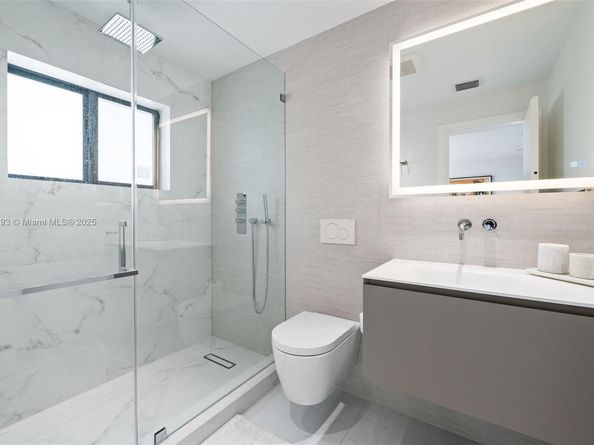 1792 Cleveland Rd, Miami Beach FL 33141