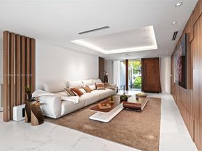 1792 Cleveland Rd, Miami Beach FL 33141