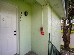 3961 NW 87th Ave 3961, Sunrise FL 33351