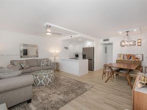 300 SW 134th Way 212E, Pembroke Pines FL 33027