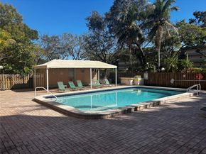 6800 Cypress Rd 207, Plantation FL 33317