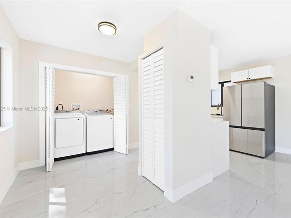 721 SW 5th Ct, Hallandale Beach FL 33009