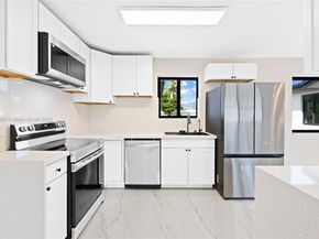 721 SW 5th Ct, Hallandale Beach FL 33009