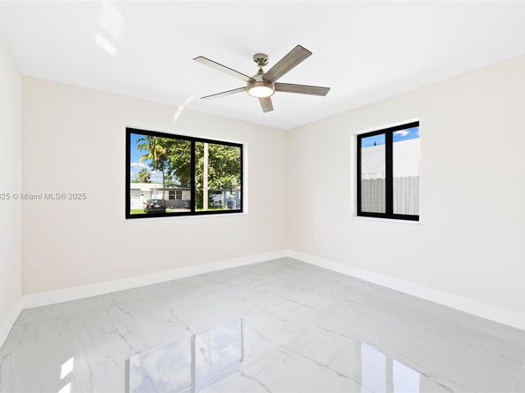 721 SW 5th Ct, Hallandale Beach FL 33009