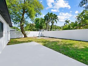 721 SW 5th Ct, Hallandale Beach FL 33009
