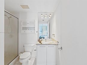 185 SW 7th St 3111, Miami FL 33130