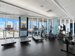 185 SW 7th St 3111, Miami FL 33130