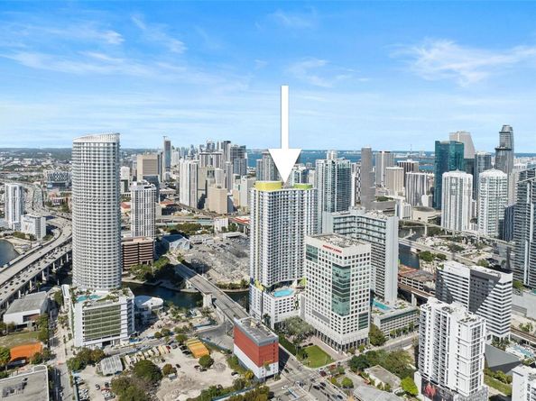 185 SW 7th St 3111, Miami FL 33130