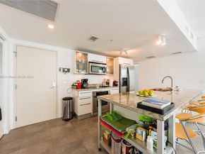 185 SW 7th St 3111, Miami FL 33130