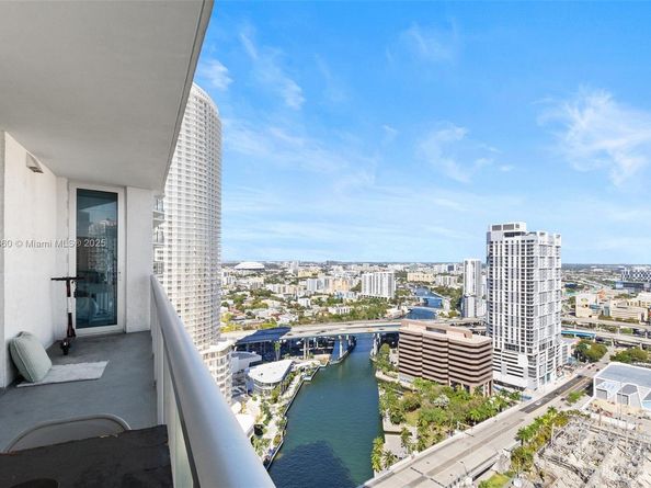 185 SW 7th St 3111, Miami FL 33130