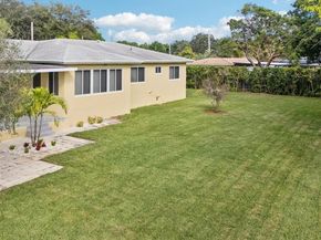 140 NE 161st St, Miami FL 33162