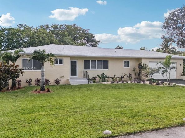 140 NE 161st St, Miami FL 33162