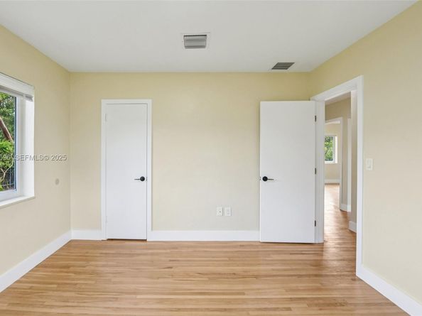 140 NE 161st St, Miami FL 33162