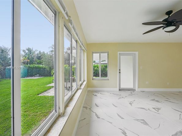 140 NE 161st St, Miami FL 33162