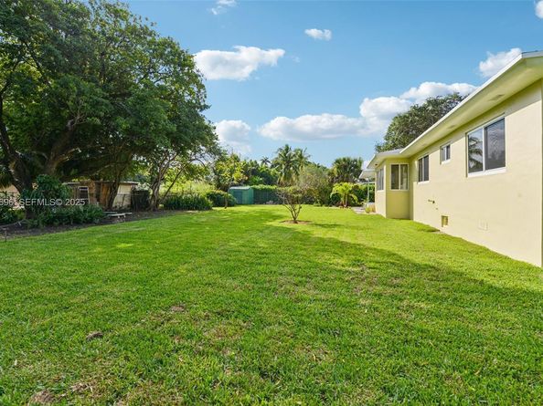 140 NE 161st St, Miami FL 33162