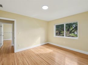 140 NE 161st St, Miami FL 33162