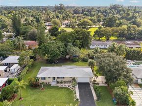 140 NE 161st St, Miami FL 33162