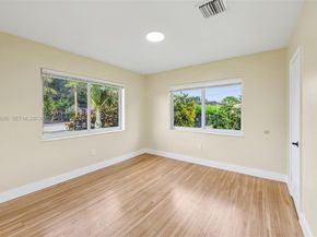 140 NE 161st St, Miami FL 33162