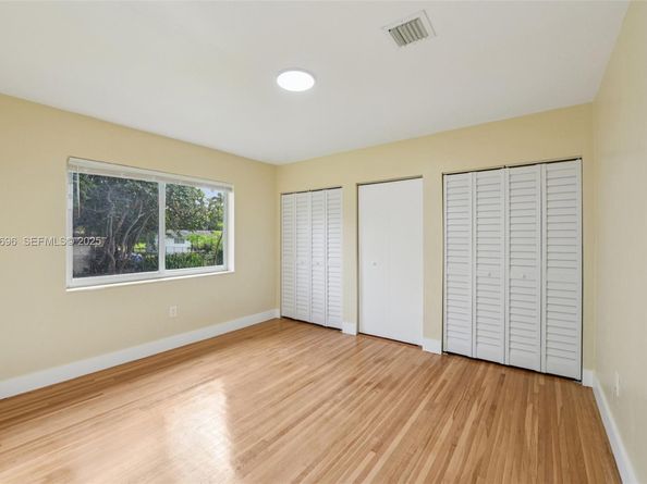 140 NE 161st St, Miami FL 33162