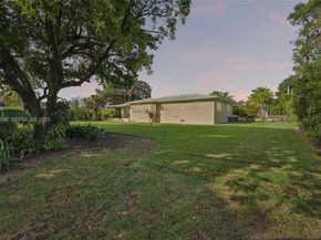 140 NE 161st St, Miami FL 33162