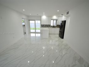 10381 SW 32nd St, Miami FL 33165