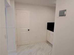 10381 SW 32nd St, Miami FL 33165