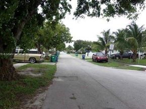 8320 NW 10 Ave, Miami FL 33150