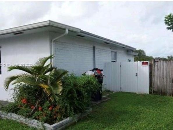 8320 NW 10 Ave, Miami FL 33150