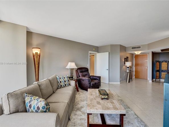 3600 Yacht Club Dr 904, Aventura FL 33180