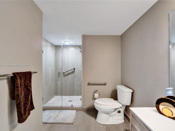 3600 Yacht Club Dr 904, Aventura FL 33180