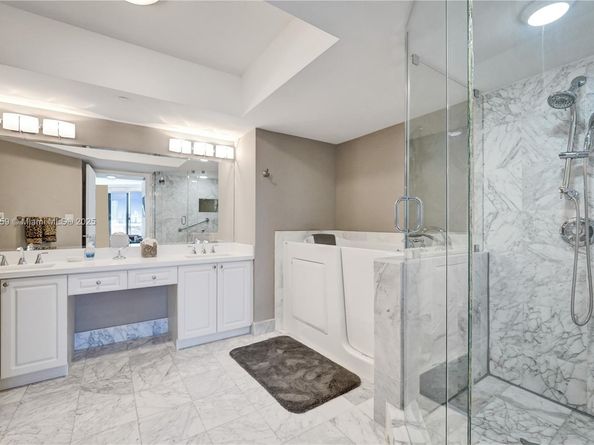 3600 Yacht Club Dr 904, Aventura FL 33180