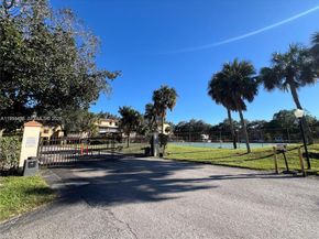 400 Commodore Dr 101, Plantation FL 33325
