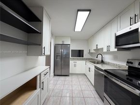 400 Commodore Dr 101, Plantation FL 33325