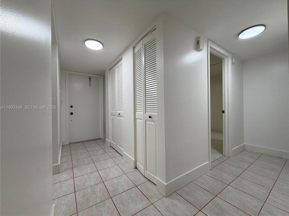 400 Commodore Dr 101, Plantation FL 33325